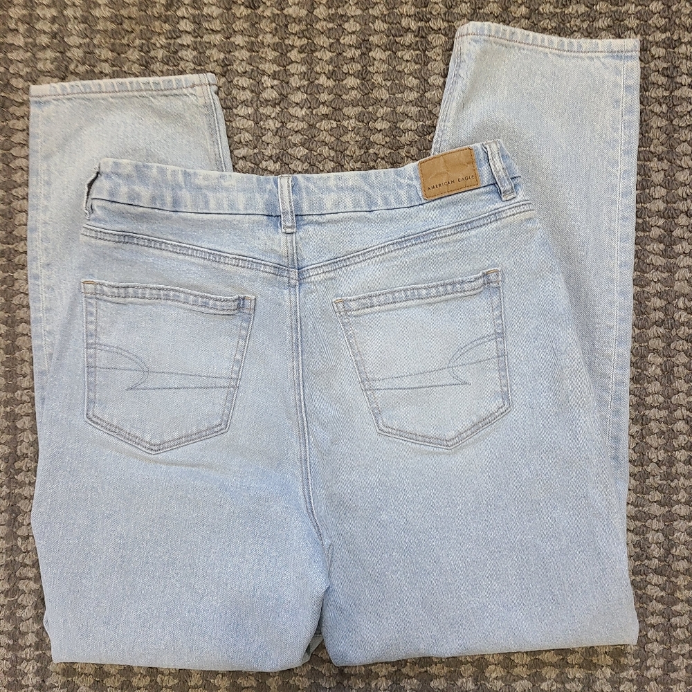 American Eagle Curvy Mom Jean Light Blue Denim Jeans 10 - Picture 2 of 16